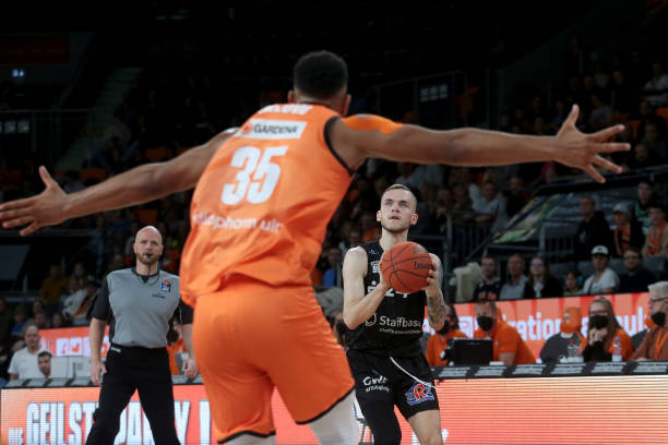 对战术多样 对战术多样